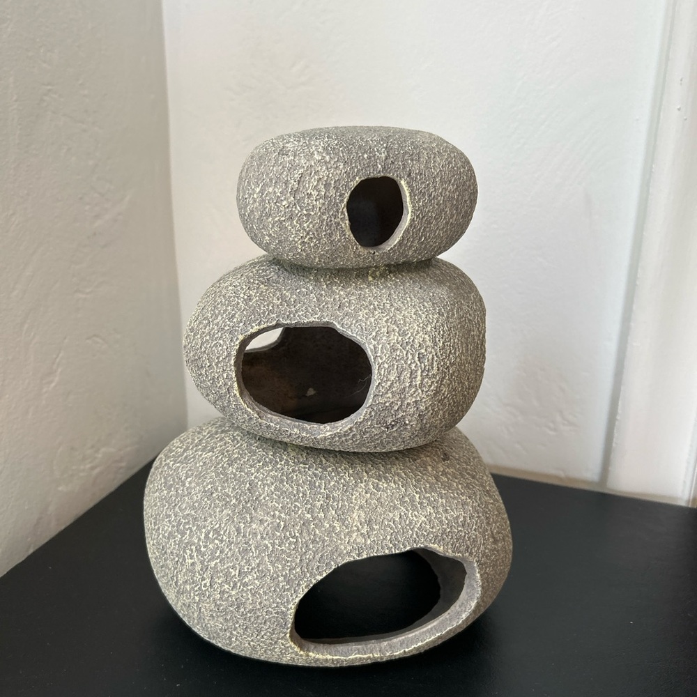 Stacked Stone Aquarium Decoration Sculpture in Gray